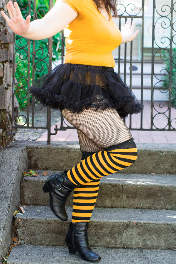 Bee's Knees - Image 3