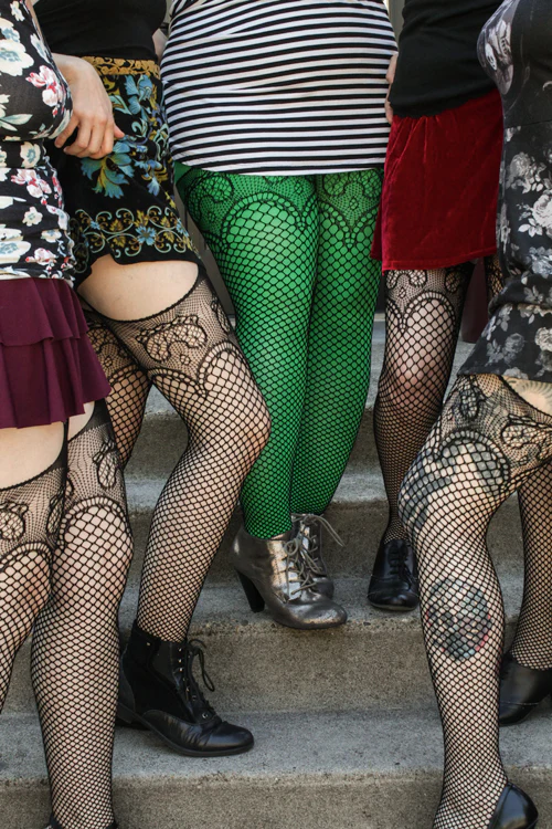 Duchess Lace Top Stockings with Attached Garter Belt - Image 10