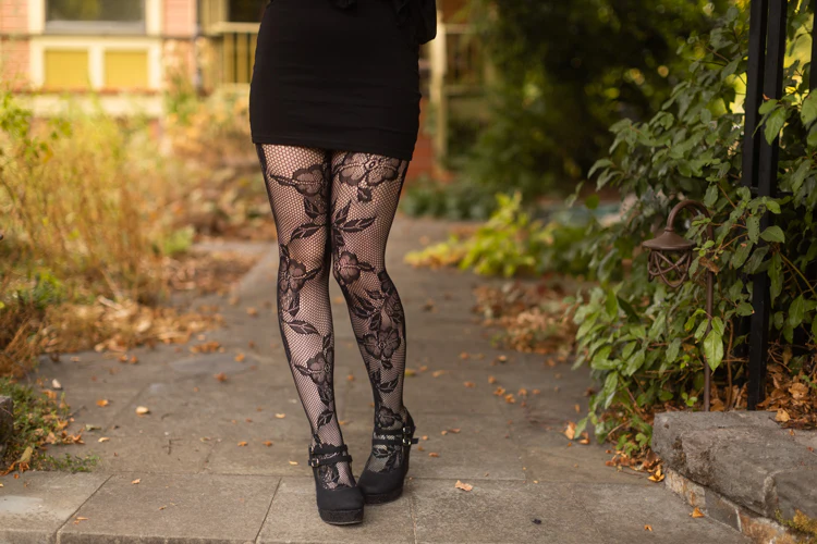 Florals in Bloom Net Tights - Image 5