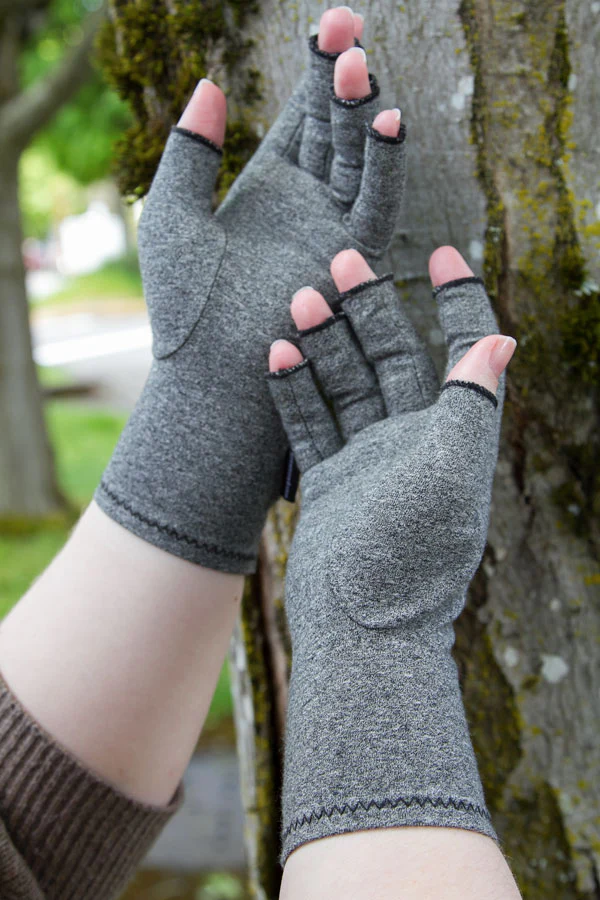 Imak Compression Fingerless Gloves - Image 3