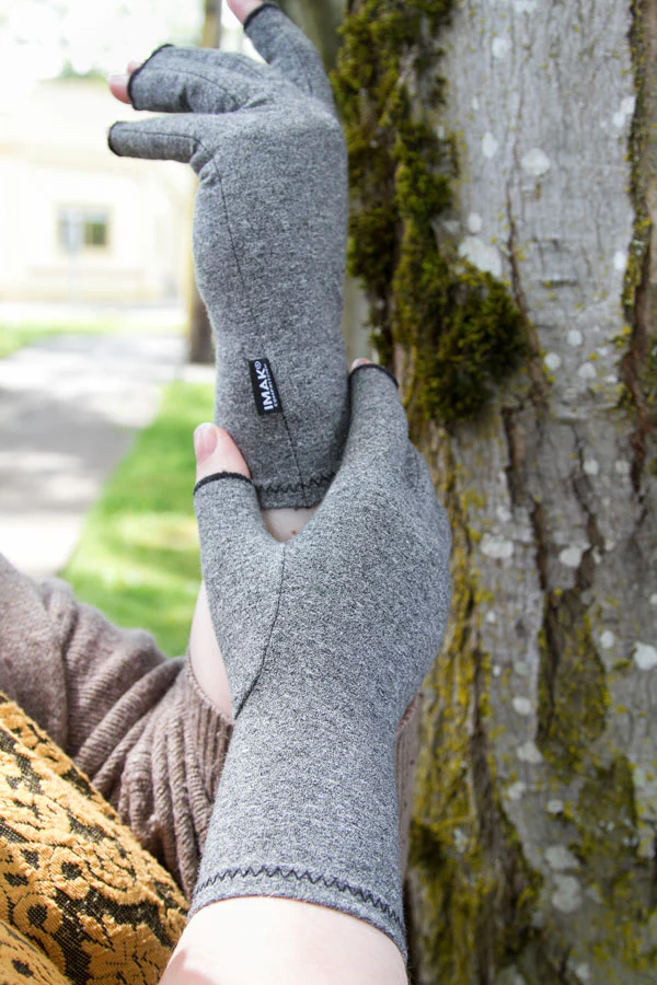 Imak Compression Fingerless Gloves - Image 6