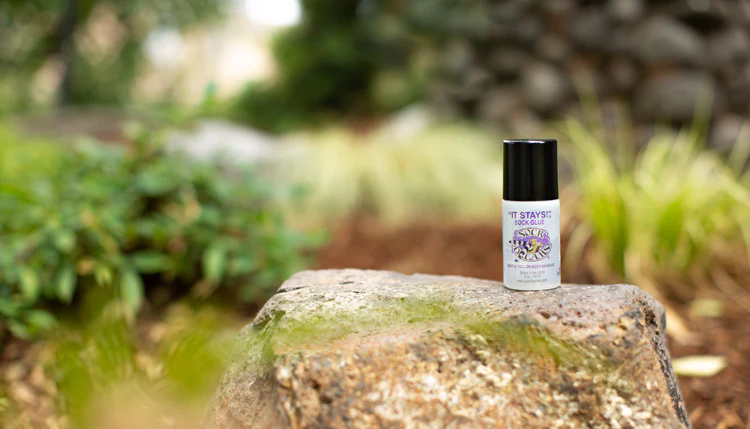 It Stays! Sock Glue - Image 6